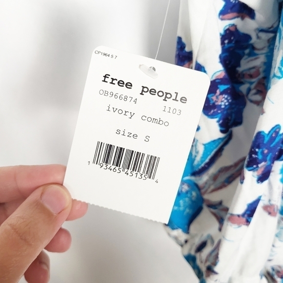 FREE PEOPLE Blue Floral Boho Baja Babe Open Tie Back Cold Shoulder NWT - Picture 5 of 6